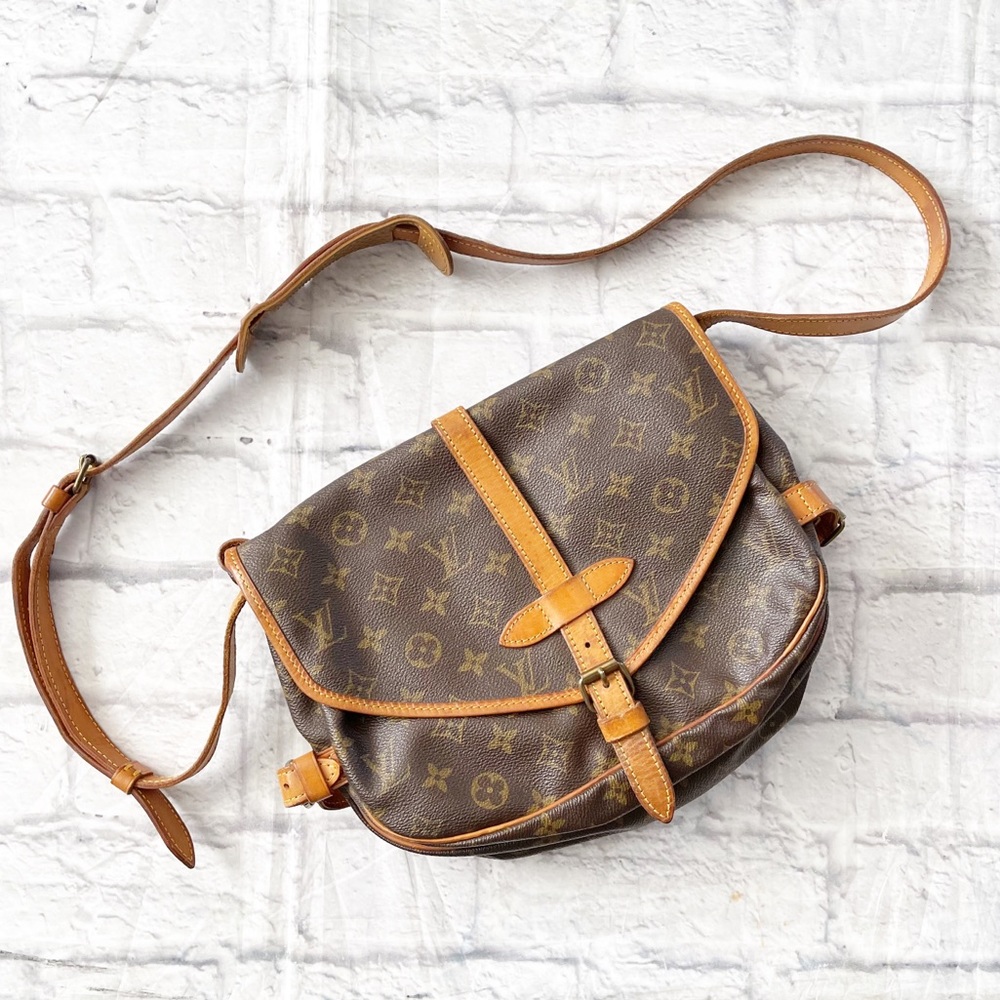 Louis Vuitton Monogram Canvas Vintage Samur 30 Crossbody Purse Bag